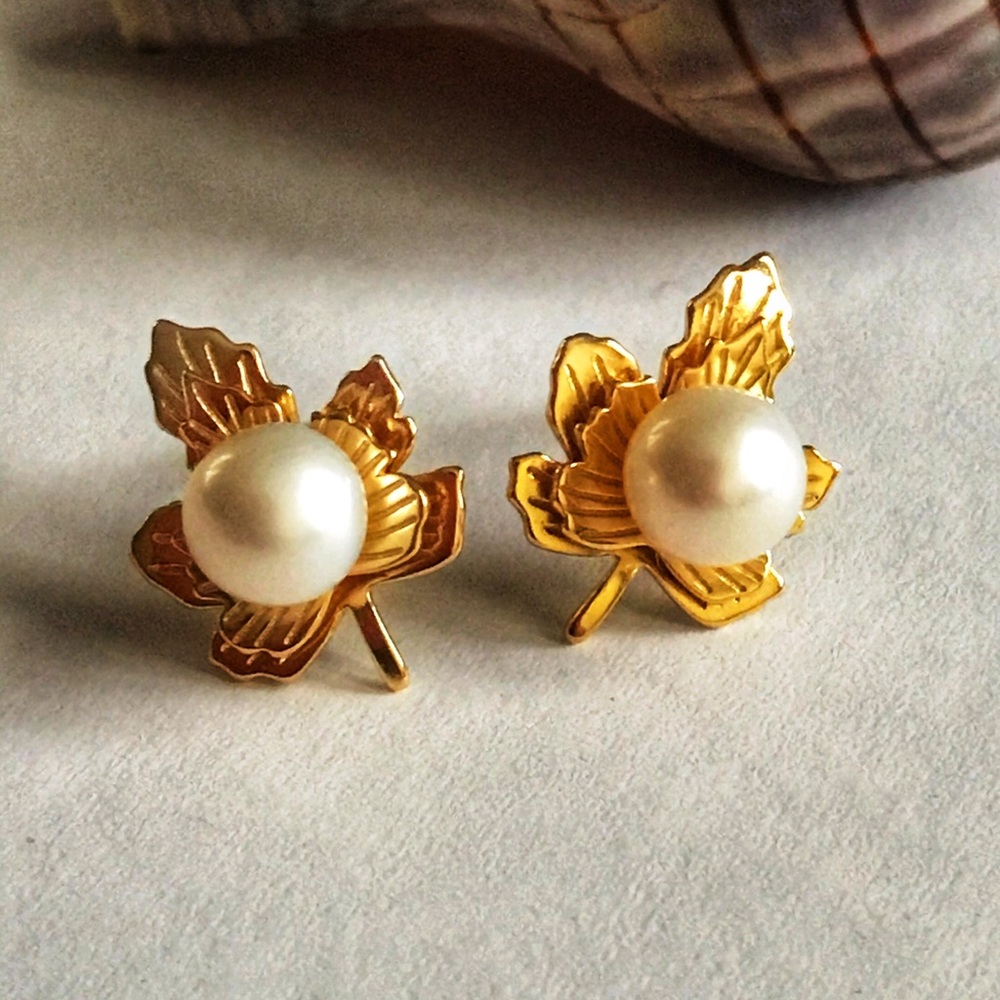 Freshwater Pearl Stud Earrings